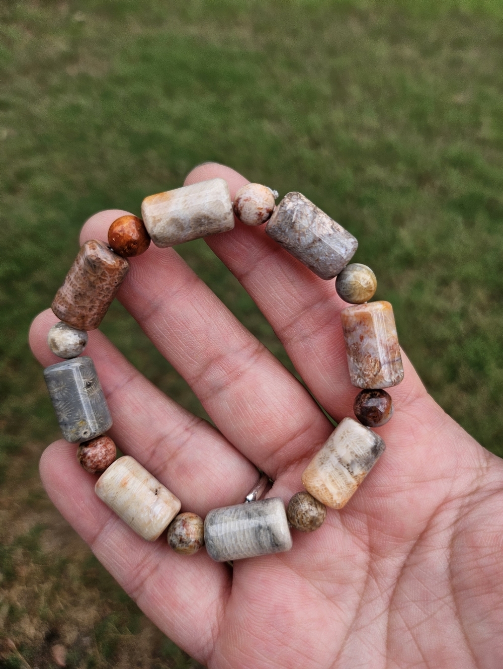 coral jade bracelet - Picture 2 of 4